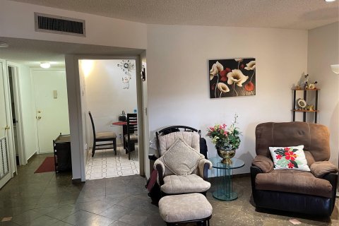 Condo in Lauderhill, Florida, 1 bedroom  № 1222759 - photo 15