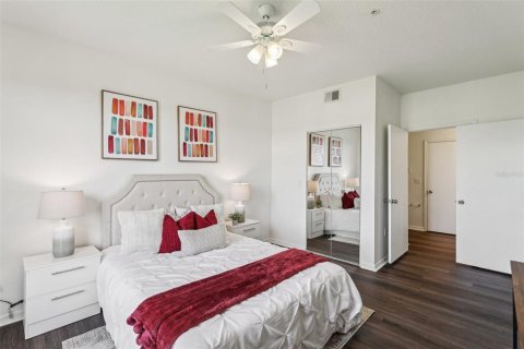 Condo in Orlando, Florida, 2 bedrooms  № 1307246 - photo 16