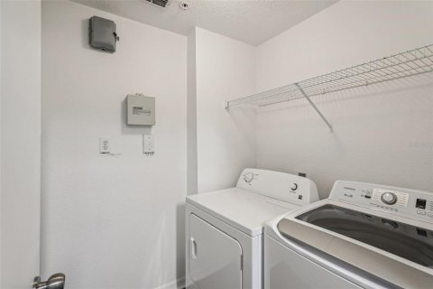 Condo in Orlando, Florida, 2 bedrooms  № 1307246 - photo 19