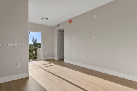 Appartement à louer à Miami, Floride: 1 chambre, 65.03 m2 № 1377431 - photo 2