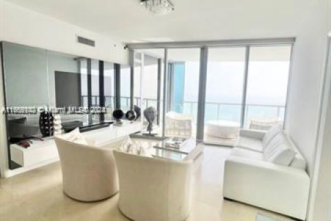 Apartamento en alquiler en Sunny Isles Beach, Florida, 2 dormitorios, 138.15 m2 № 1377435 - foto 9