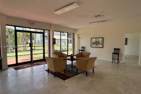 Copropriété à vendre à Sunrise, Floride: 2 chambres, 78.97 m2 № 1377429 - photo 14