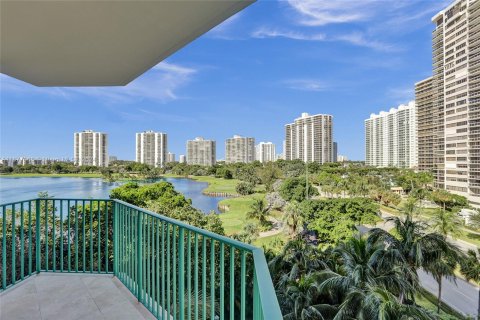 Condo in Aventura, Florida, 3 bedrooms  № 1402897 - photo 3