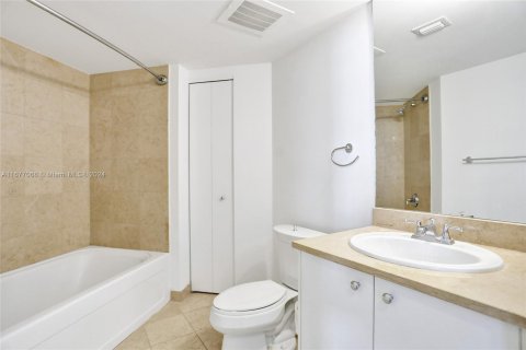 Condo in Aventura, Florida, 3 bedrooms  № 1402897 - photo 25