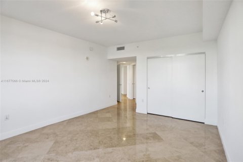 Condo in Aventura, Florida, 3 bedrooms  № 1402897 - photo 14