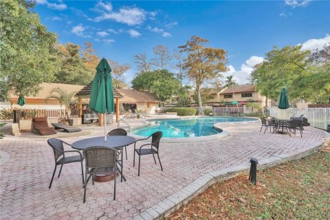 Villa ou maison à vendre à Oakland Park, Floride: 2 chambres, 98.57 m2 № 1058908 - photo 6