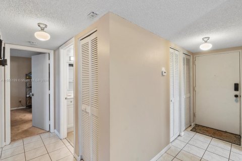 Купить кондоминиум в Корал-Спрингс, Флорида 2 спальни, 99.41м2, № 1076275 - фото 4
