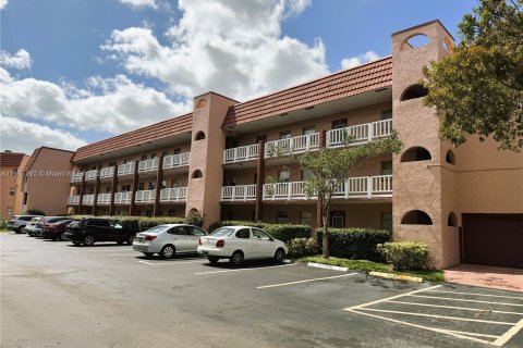 Condominio en venta en Sunrise, Florida, 2 dormitorios, 78.97 m2 № 1072007 - foto 1