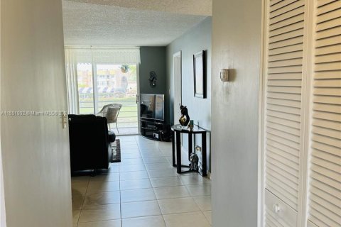 Copropriété à vendre à Sunrise, Floride: 2 chambres, 78.97 m2 № 1072007 - photo 6