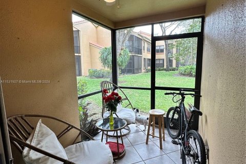 Condominio en venta en Miami Lakes, Florida, 2 dormitorios, 78.97 m2 № 1071970 - foto 10