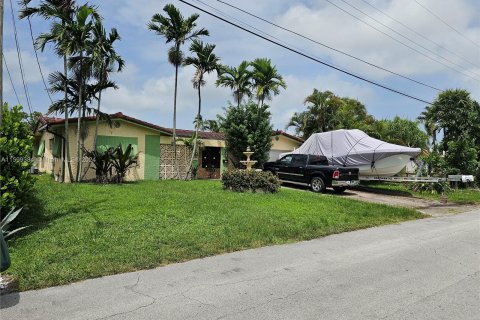 House in Oakland Park, Florida 3 bedrooms, 135.17 sq.m. № 1209329 - photo 2