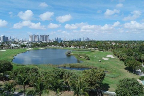 Condo in Miami Beach, Florida, 1 bedroom  № 1348618 - photo 8