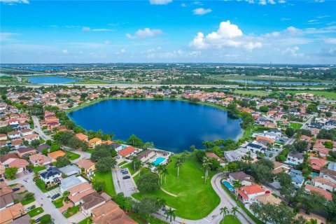 Villa ou maison à vendre à Hialeah, Floride: 3 chambres, 137.5 m2 № 1331801 - photo 7