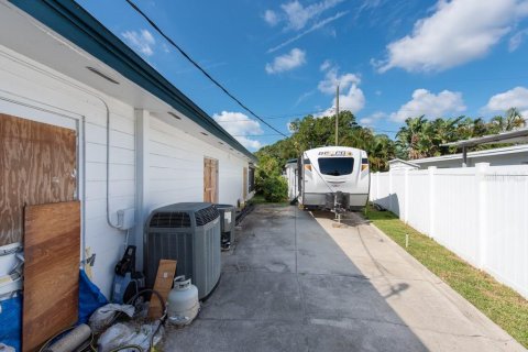 Terreno en venta en Tampa, Florida № 1254626 - foto 9