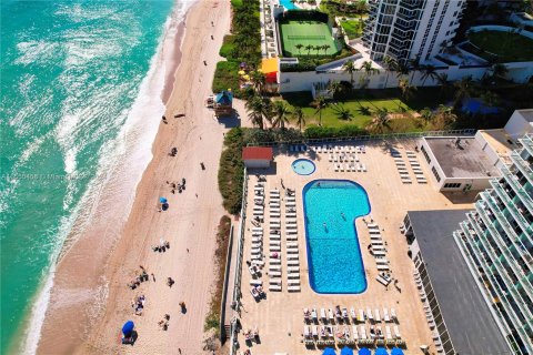Hotel en venta en Sunny Isles Beach, Florida, 33.44 m2 № 1076594 - foto 26