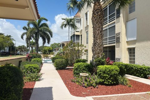 Condo in Boca Raton, Florida, 1 bedroom  № 1160427 - photo 2