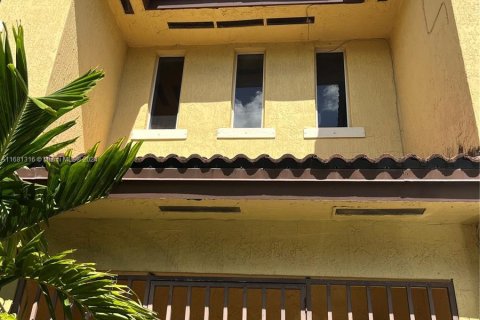 Townhouse in Miami, Florida 3 bedrooms, 134.8 sq.m. № 1415446 - photo 30