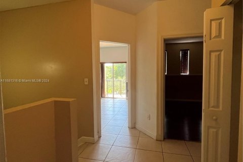 Townhouse in Miami, Florida 3 bedrooms, 134.8 sq.m. № 1415446 - photo 26