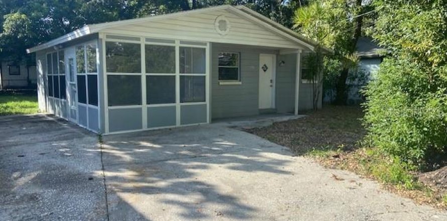 House in Tampa, Florida 2 bedrooms, 81.01 sq.m. № 1419773