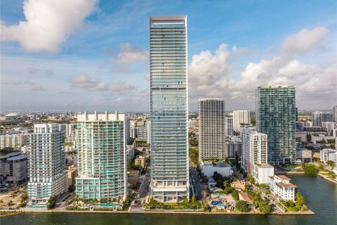 Copropriété à louer à Miami, Floride: 3 chambres, 219.99 m2 № 1226531 - photo 5