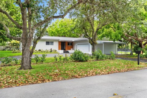 House in Miami, Florida 4 bedrooms, 166.48 sq.m. № 1209031 - photo 2