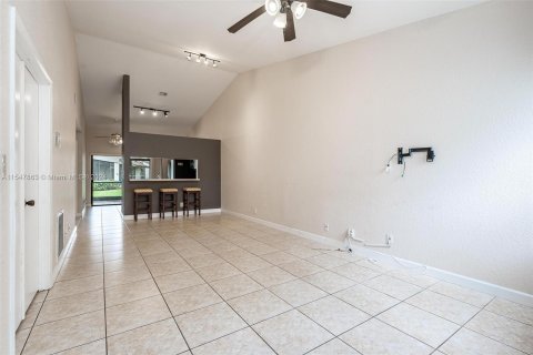 Townhouse in Plantation, Florida 2 bedrooms, 98.66 sq.m. № 1058476 - photo 3