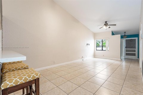 Townhouse in Plantation, Florida 2 bedrooms, 98.66 sq.m. № 1058476 - photo 5