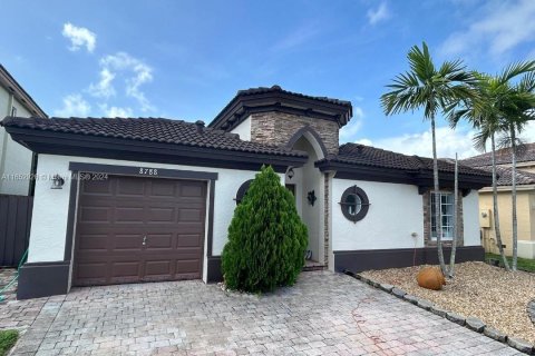 Casa en venta en Cutler Bay, Florida, 3 dormitorios, 163.51 m2 № 1348051 - foto 2