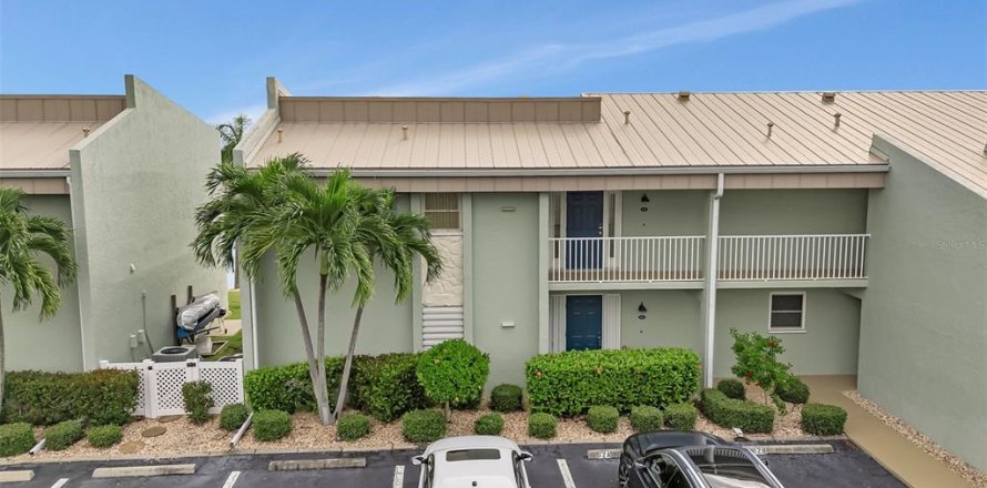 Condominio en Punta Gorda, Florida, 2 dormitorios  № 1347207