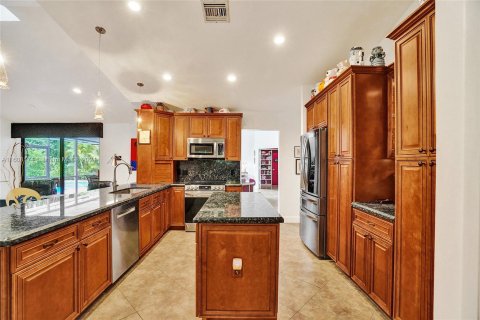 Casa en venta en Coral Springs, Florida, 5 dormitorios, 248.79 m2 № 1231916 - foto 19