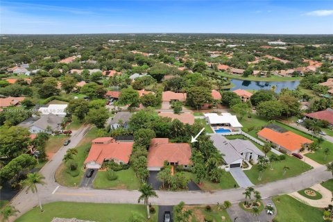 Villa ou maison à vendre à Coral Springs, Floride: 5 chambres, 248.79 m2 № 1231916 - photo 1