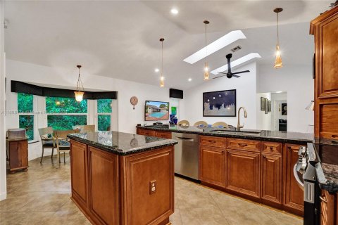 Casa en venta en Coral Springs, Florida, 5 dormitorios, 248.79 m2 № 1231916 - foto 22