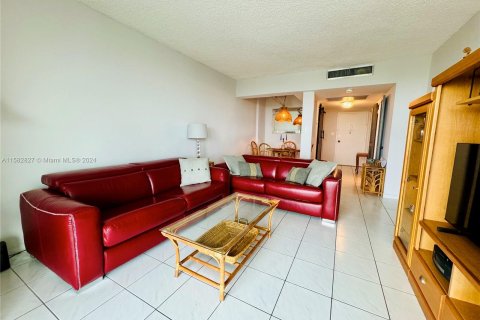 Condo in Miami Beach, Florida, 1 bedroom  № 1168355 - photo 14