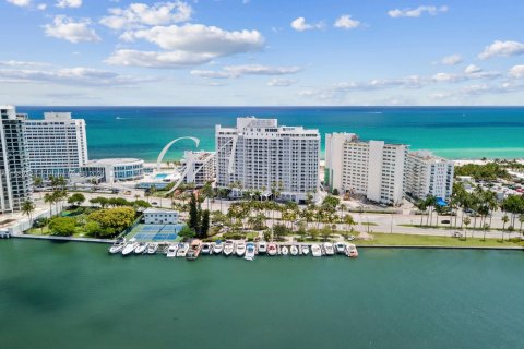 Condo in Miami Beach, Florida, 1 bedroom  № 1168355 - photo 8