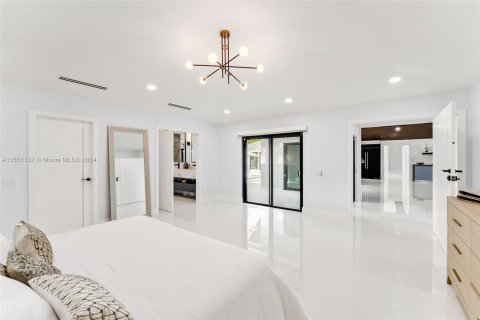 Villa ou maison à vendre à Pinecrest, Floride: 5 chambres, 348.2 m2 № 1067924 - photo 14