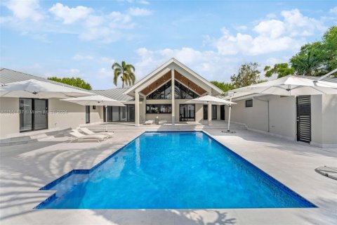 Villa ou maison à vendre à Pinecrest, Floride: 5 chambres, 348.2 m2 № 1067924 - photo 2