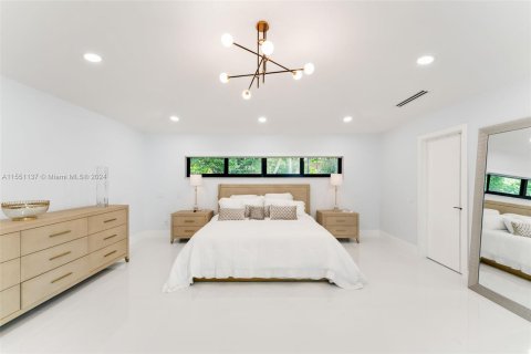Casa en venta en Pinecrest, Florida, 5 dormitorios, 348.2 m2 № 1067924 - foto 13