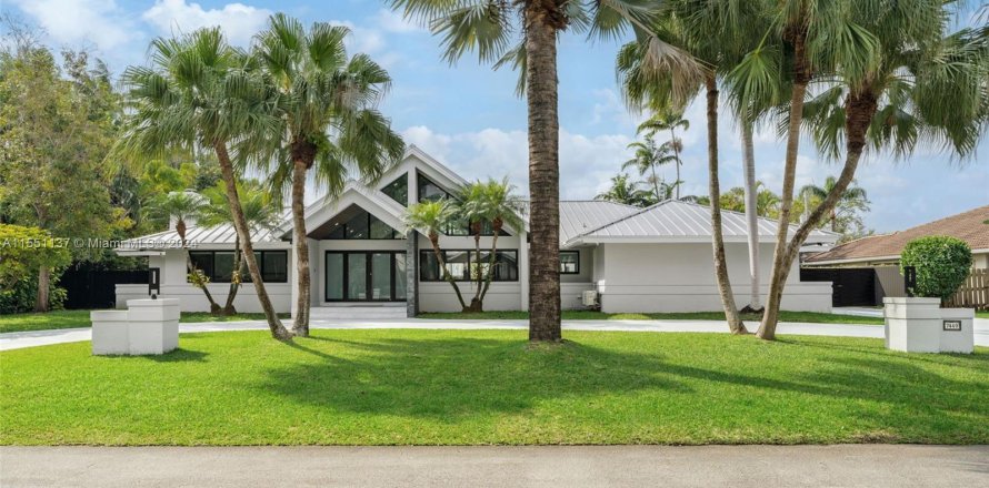 Villa ou maison à Pinecrest, Floride 5 chambres, 348.2 m2 № 1067924