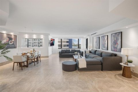 Condominio en venta en Miami Beach, Florida, 4 dormitorios, 167.22 m2 № 1040066 - foto 11