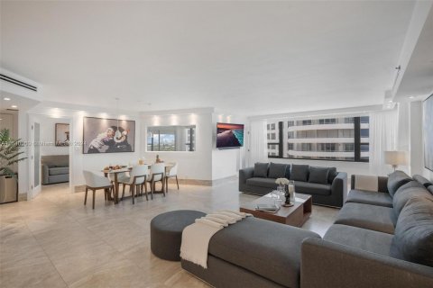 Condominio en venta en Miami Beach, Florida, 4 dormitorios, 167.22 m2 № 1040066 - foto 13