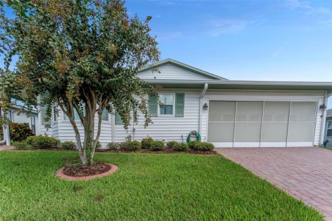 House in Lakeland, Florida 2 bedrooms, 132.48 sq.m. № 1389229 - photo 1