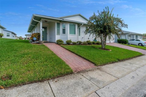 House in Lakeland, Florida 2 bedrooms, 132.48 sq.m. № 1389229 - photo 2