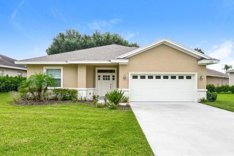 House in Mulberry, Florida 3 bedrooms, 173.45 sq.m. № 1359078 - photo 1