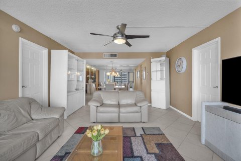 Condominio en venta en North Palm Beach, Florida, 2 dormitorios, 106.19 m2 № 1168672 - foto 16