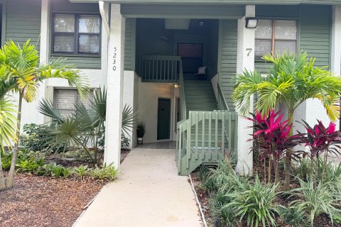 Condo in Stuart, Florida, 2 bedrooms  № 1226888 - photo 10