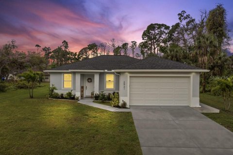 Villa ou maison à vendre à North Port, Floride: 3 chambres, 139.17 m2 № 1056164 - photo 1