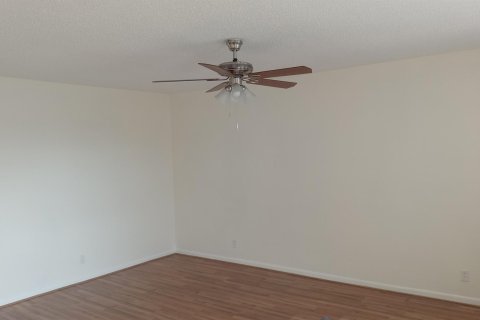 Condo in West Palm Beach, Florida, 2 bedrooms  № 1045488 - photo 18