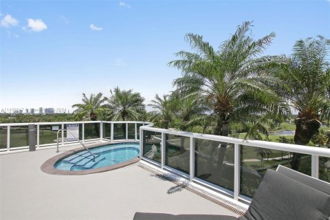 Condominio en venta en Miami Beach, Florida, 3 dormitorios, 194.17 m2 № 1239175 - foto 9