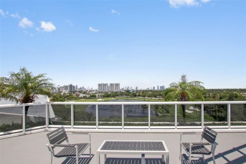 Condominio en venta en Miami Beach, Florida, 3 dormitorios, 194.17 m2 № 1239175 - foto 5