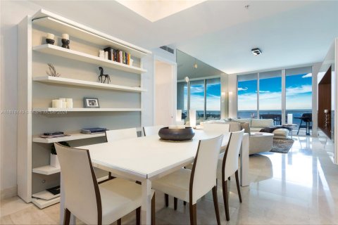 Condo in Sunny Isles Beach, Florida, 2 bedrooms  № 1402626 - photo 10